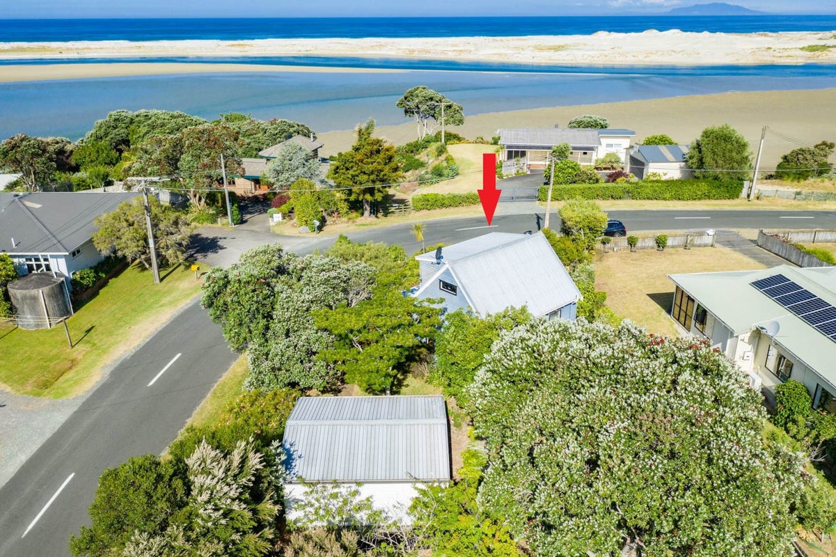 6 Cheviot Street, Mangawhai Heads, Mangawhai - Carousel 1