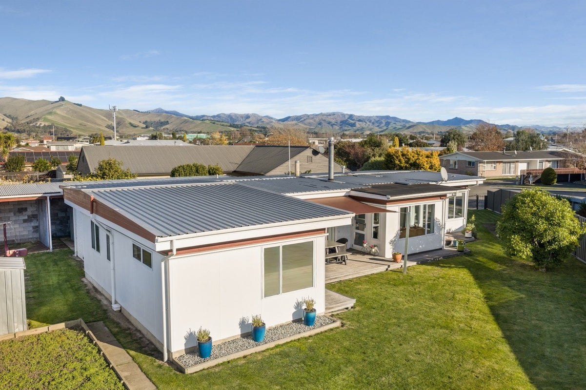 26 Newbourne Crescent, Redwoodtown, Blenheim - Carousel 1