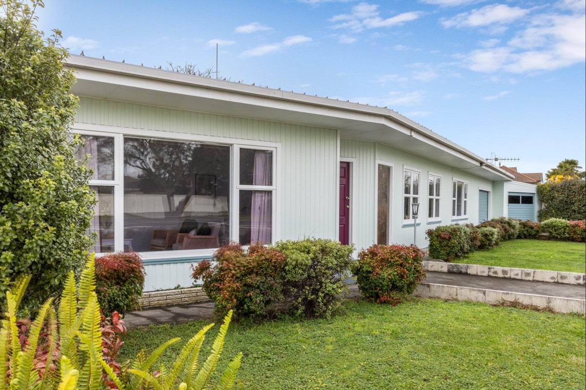 23 Georges Drive, Napier South, Napier - Carousel 2