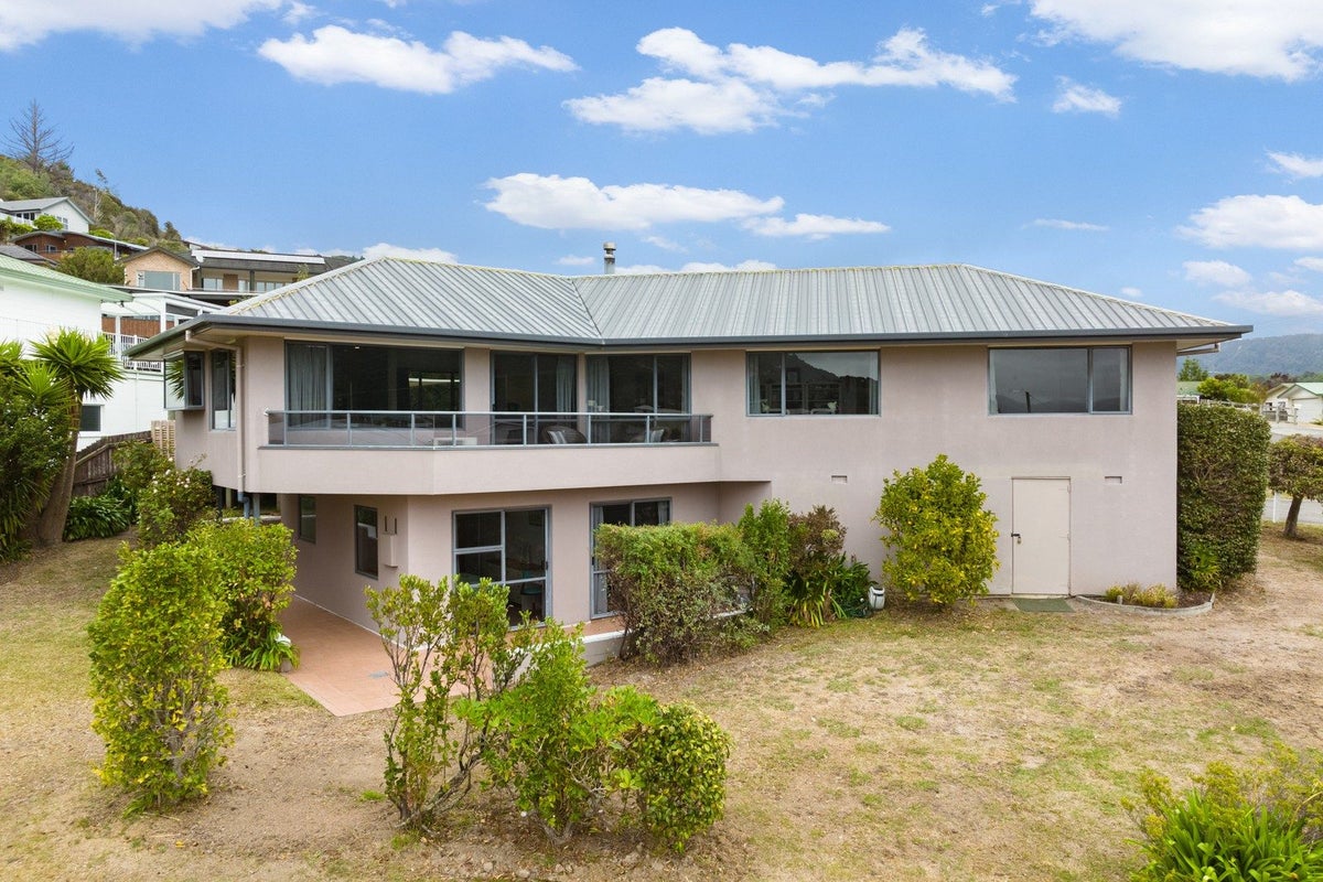 68 Moana View Road, Waikawa, Picton - Carousel 1