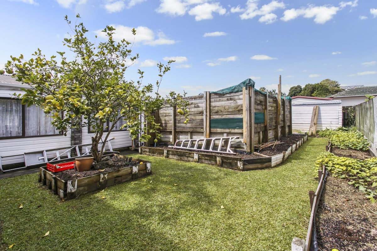 400 Bucklands Beach Road, Bucklands Beach, Auckland - Carousel 2