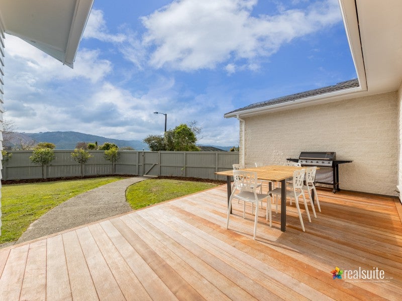 17 Ecclesfield Grove, Silverstream, Upper Hutt - Carousel 2