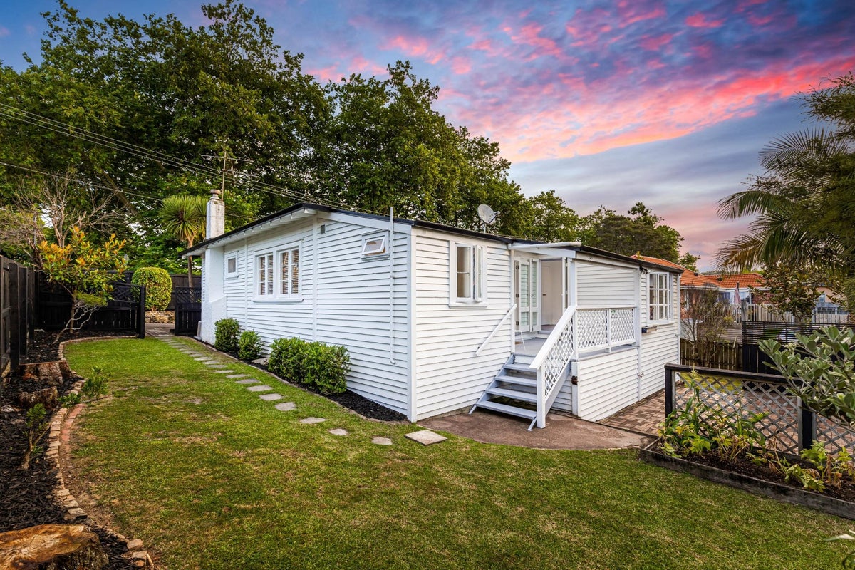 1/93 Seabrook Avenue, New Lynn, Auckland - Carousel 2