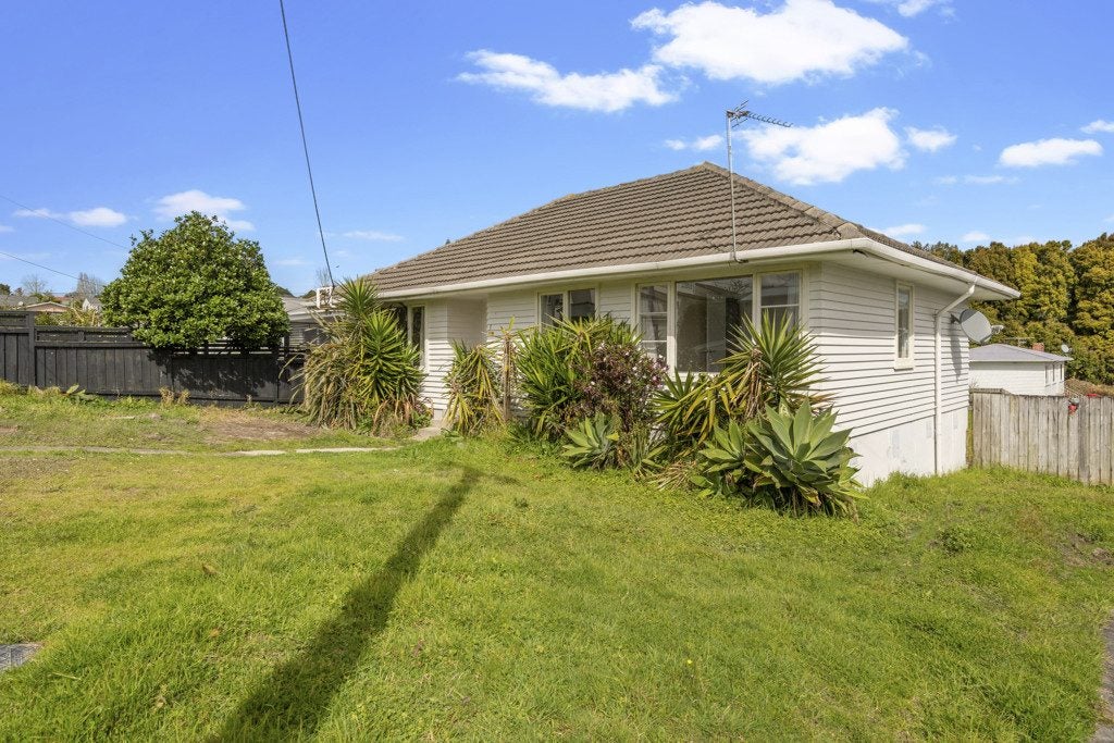 3 Adriatic Avenue, Henderson, Auckland - Carousel 2