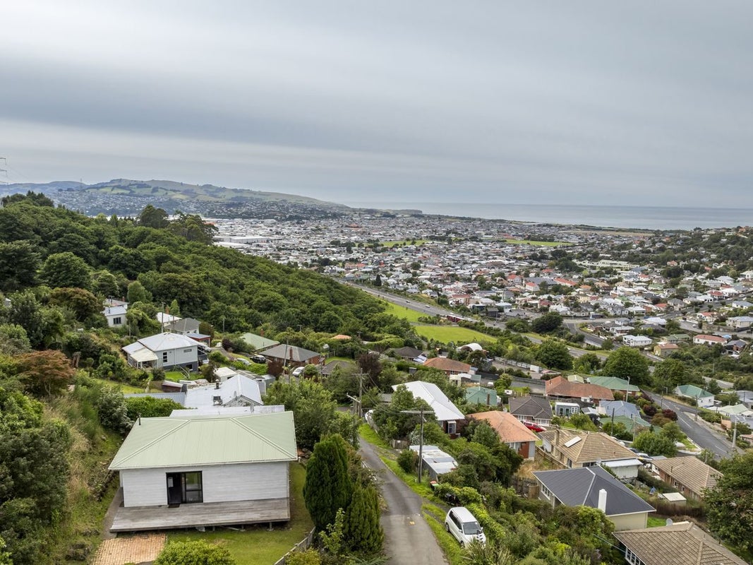 11 Robinson Street, Lookout Point, Dunedin - Carousel 2