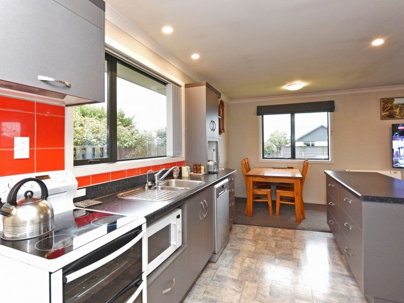10 Chesney Street, Heidelberg, Invercargill - Carousel 2