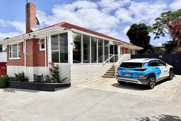 1/19 FAIRLEA Road, Te Atatu South, Auckland - Carousel 2