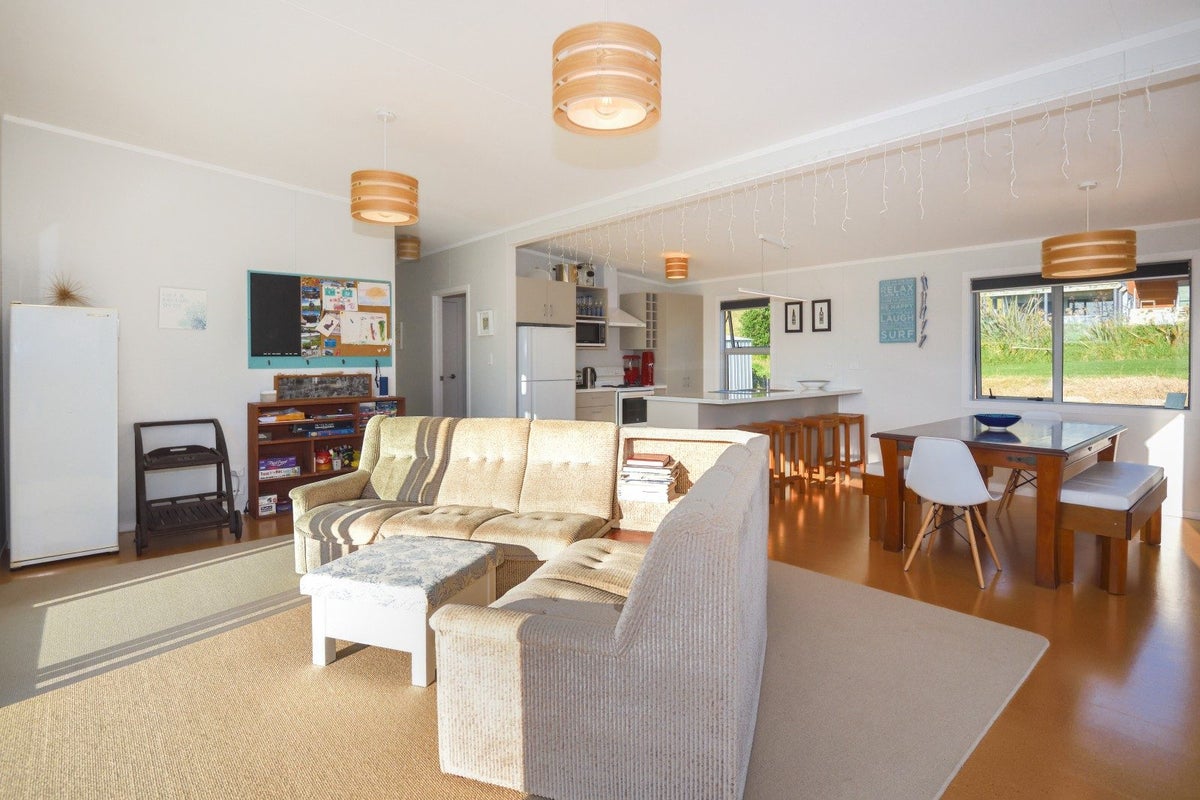 3 Mahia Heights Drive, Mahia Beach, Wairoa, Hawke's Bay - Carousel 2