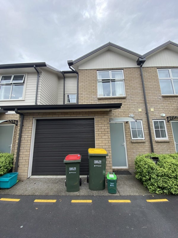 5 Chiefs Court, Hamilton East, Hamilton - Carousel 1