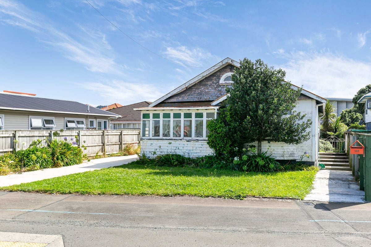 145 Rongotai Road, Kilbirnie, Wellington - Carousel 1