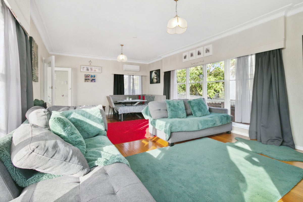 1/9 Sheehan Road, Te Atatu South, Auckland - Carousel 2