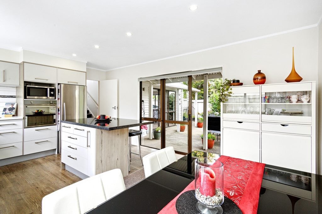 2/44 RANDWICK CRES, MOERA, LOWER HUTT - Carousel 2
