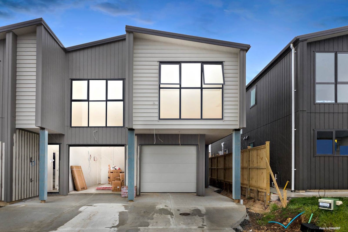 4A Christella Street, Flat Bush, Auckland - Carousel 2