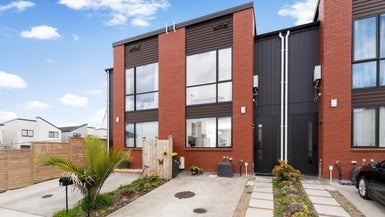 5 Landing Path Drive, Hobsonville, Auckland - Carousel 1