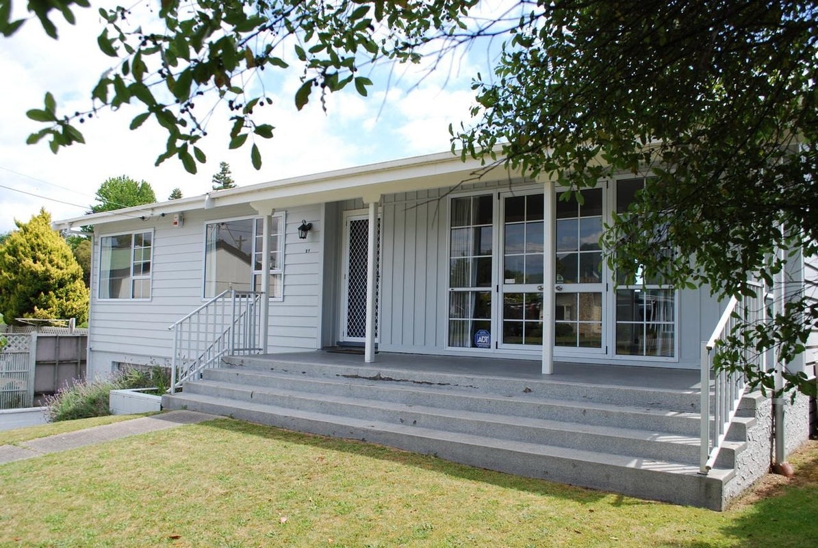 27 Puriri Street, Hilltop, Taupo - Carousel 1