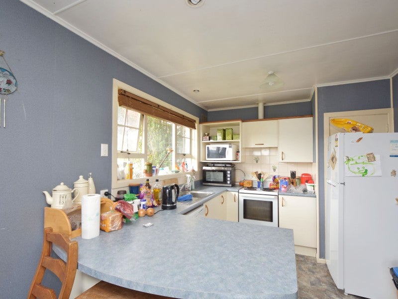 10 Orwell Crescent, Newfield, Invercargill - Carousel 2