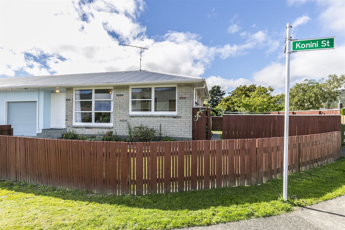 2/10 Konini Street, Wainuiomata, Lower Hutt - Carousel 1