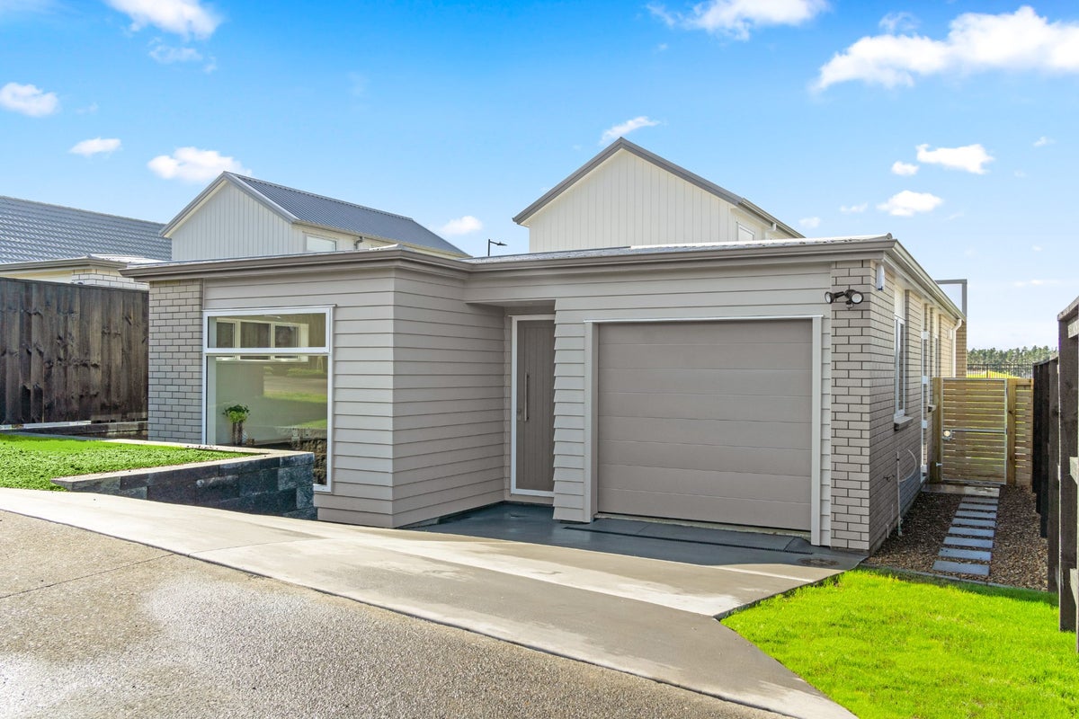 45 Jonah Lomu Drive, Karaka, Papakura - Carousel 2
