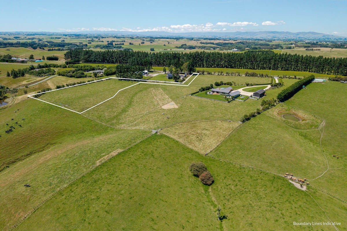 163 Mount Stewart Halcombe Road, Sanson, Sanson - Carousel 1