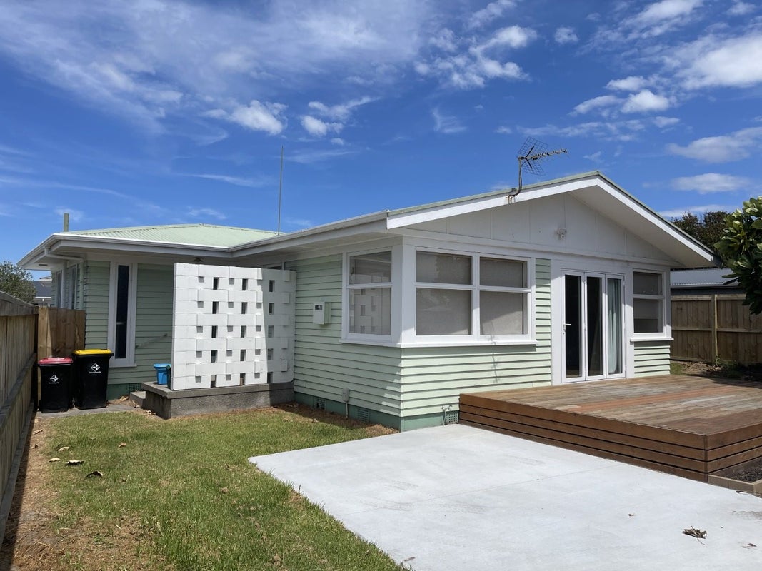 2A Spur Avenue, Mount Maunganui - Carousel 1