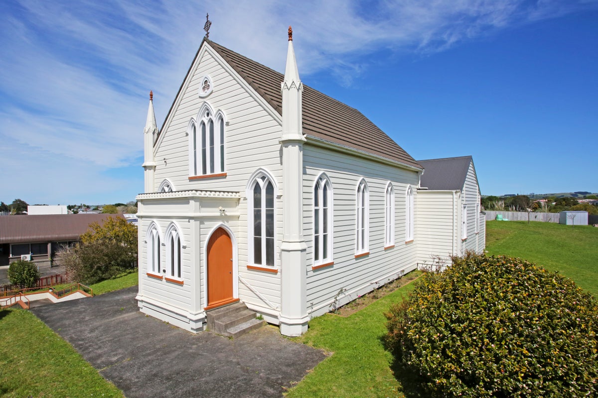 53 Queen Street, Riverhead, Auckland - Carousel 1