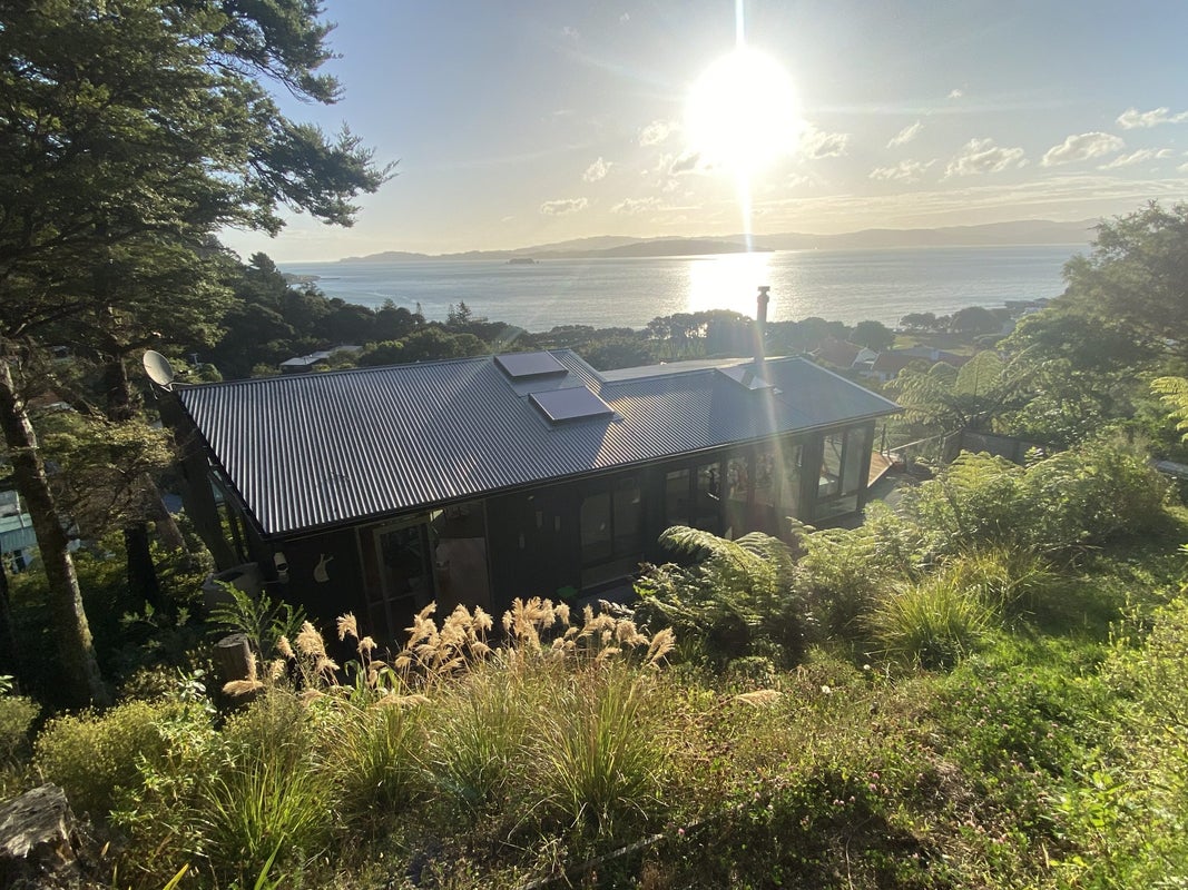 25 Kotari Road, Days Bay, Lower Hutt - Carousel 2