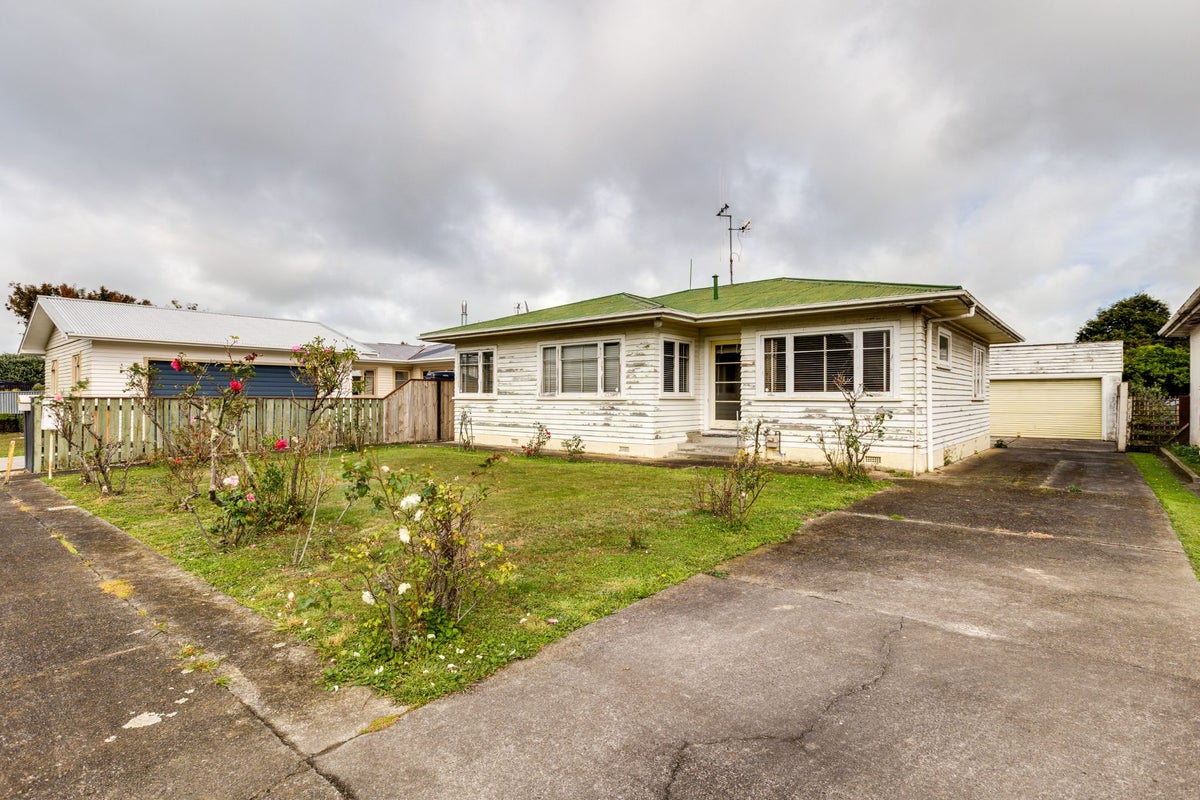 7 Moray Place, Highbury, Palmerston North - Carousel 1