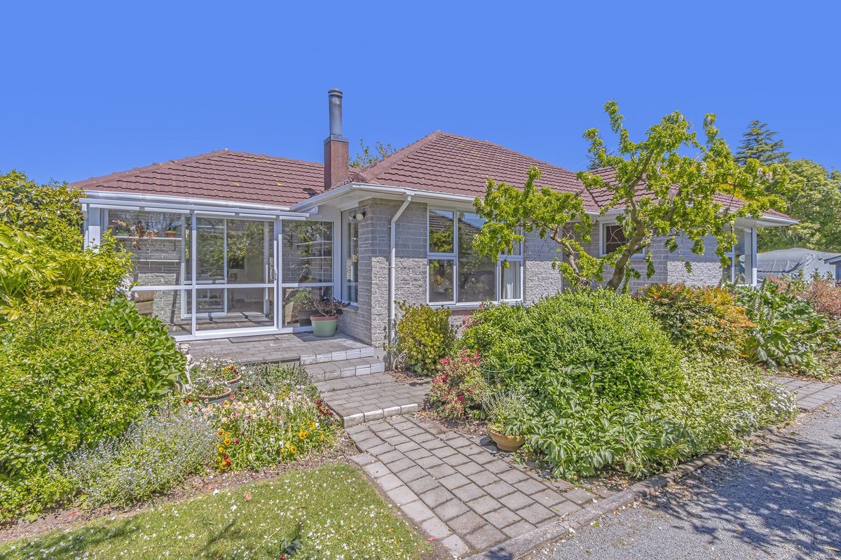31 Fovant Street, Russley, Christchurch - Carousel 1