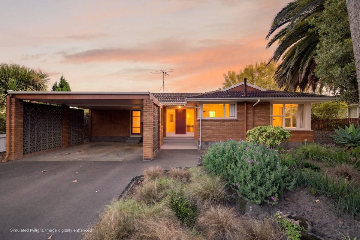7 Rosewood Place, Bryndwr, Christchurch - Carousel 1