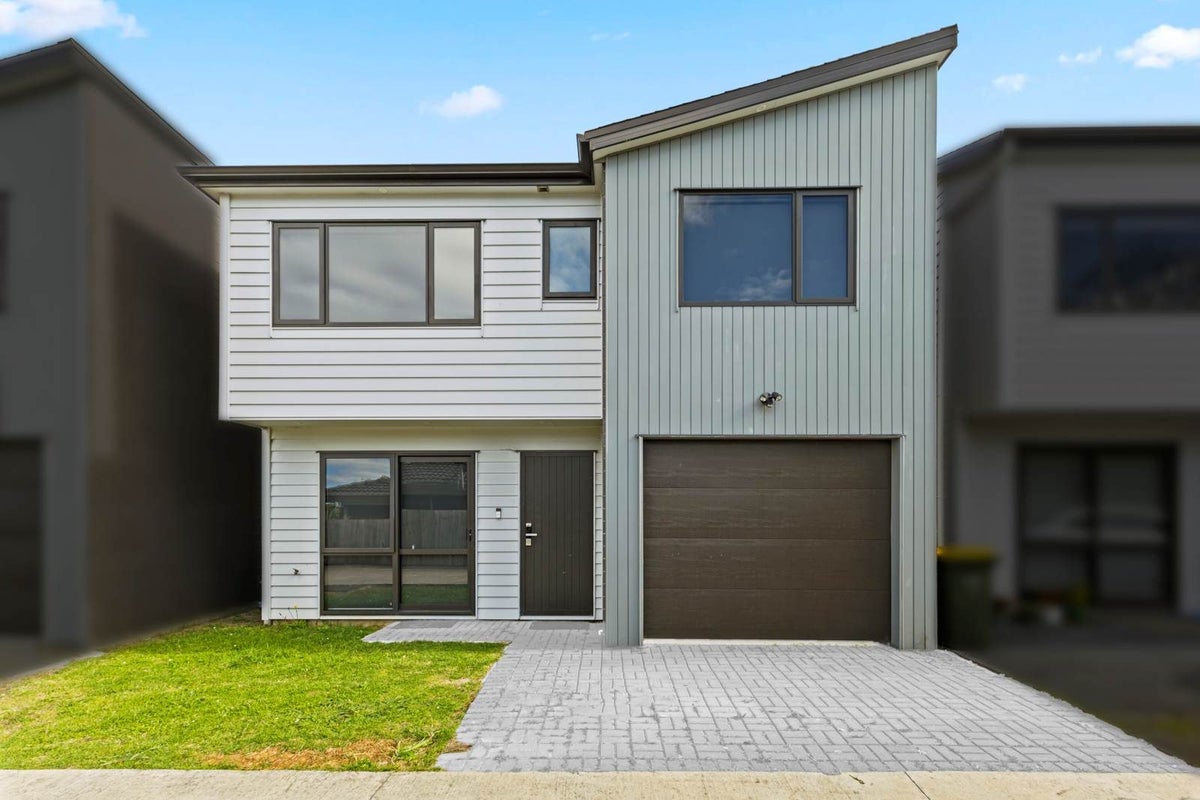 425B Great South Road, Opaheke, Papakura - Carousel 1