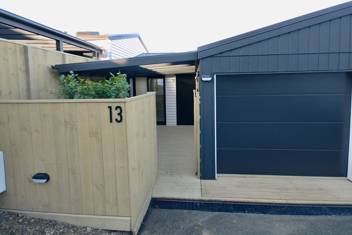 13/69 Target Road, Totara Vale, Auckland - Carousel 1