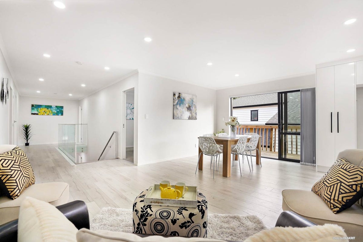 68 Sungrove Rise, Sunnyvale, Auckland - Carousel 1
