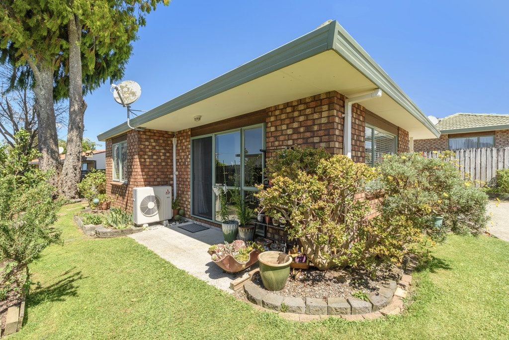 49E Coopers Road, Gate Pa, Tauranga - Carousel 1