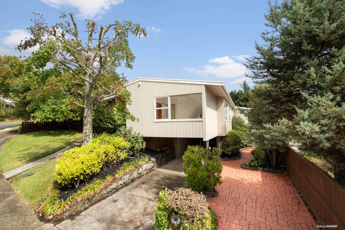 31 Pembroke Crescent, Glendowie, Auckland - Carousel 2