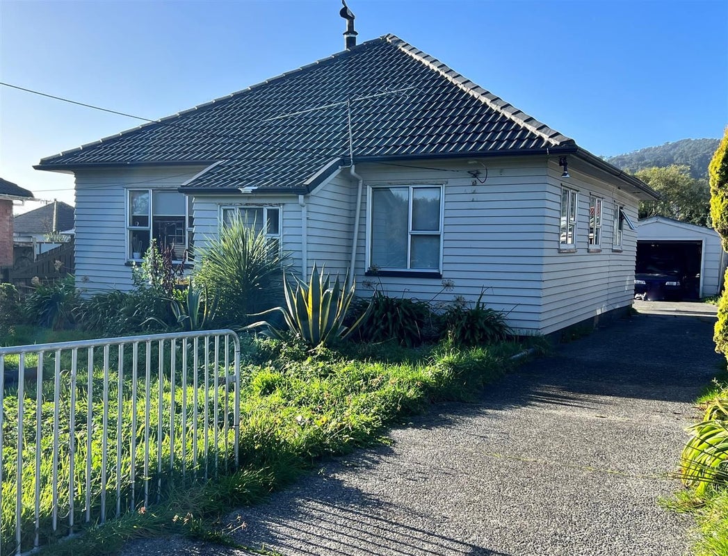 7 Kerr Avenue, Cobden, Greymouth - Carousel 1