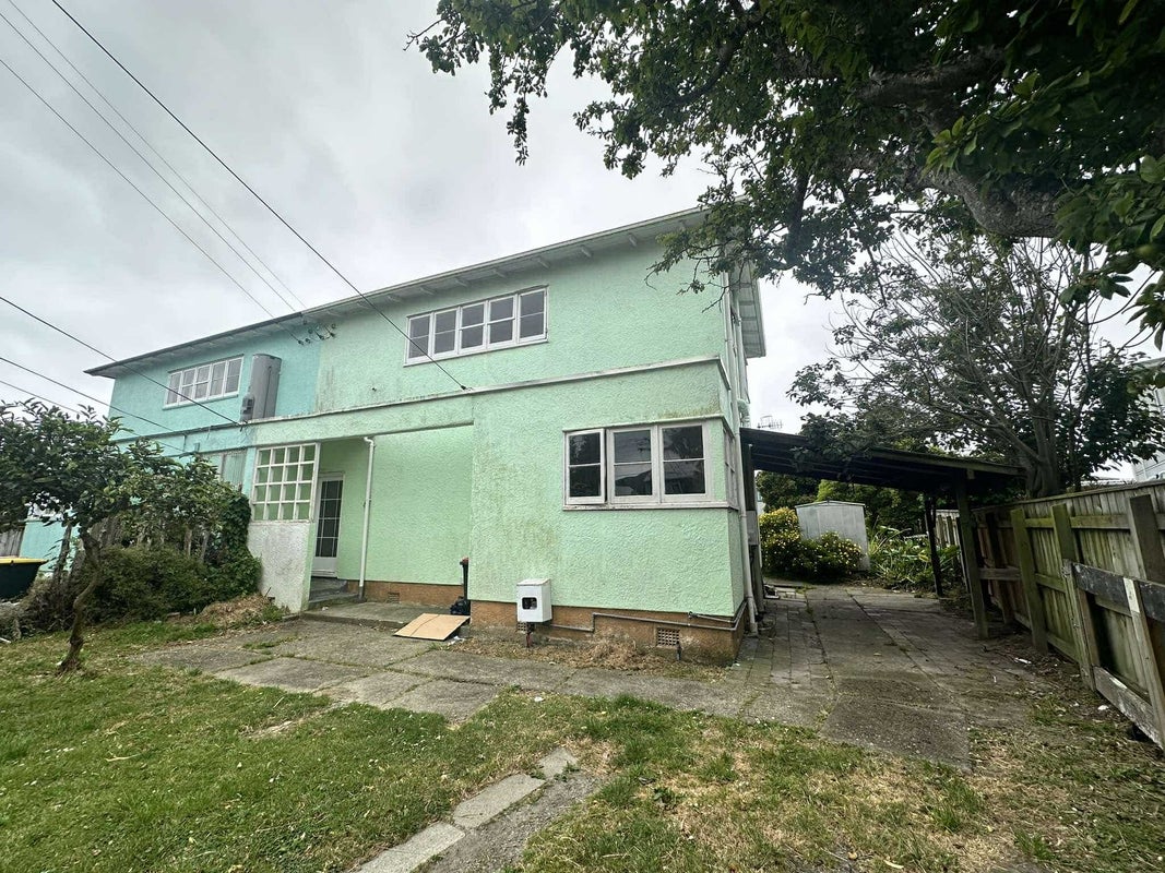 51 Durham Crescent, Fairfield, Lower Hutt - Carousel 1