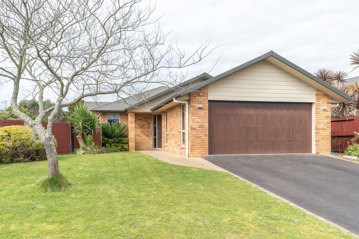 9 St James Drive, Huntington, Hamilton - Carousel 2