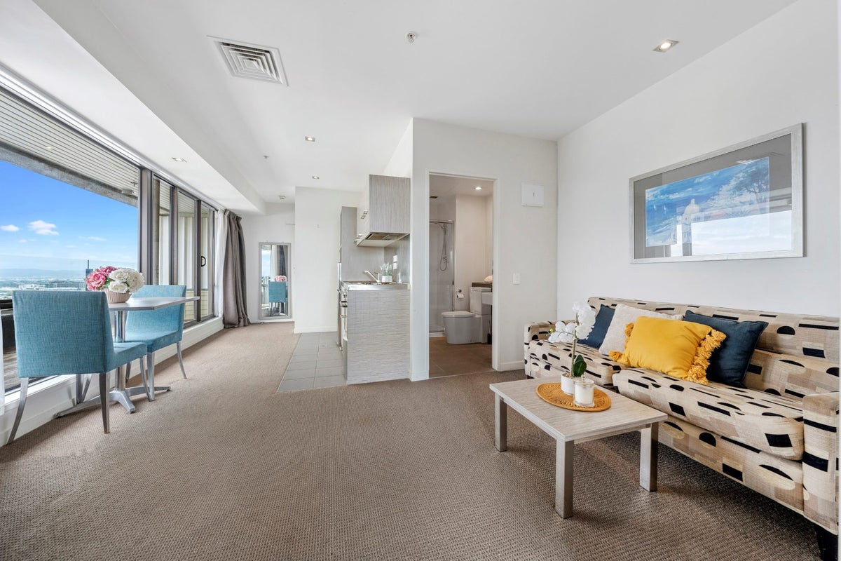 808/145 Symonds Street, Newton, Auckland - Carousel 2