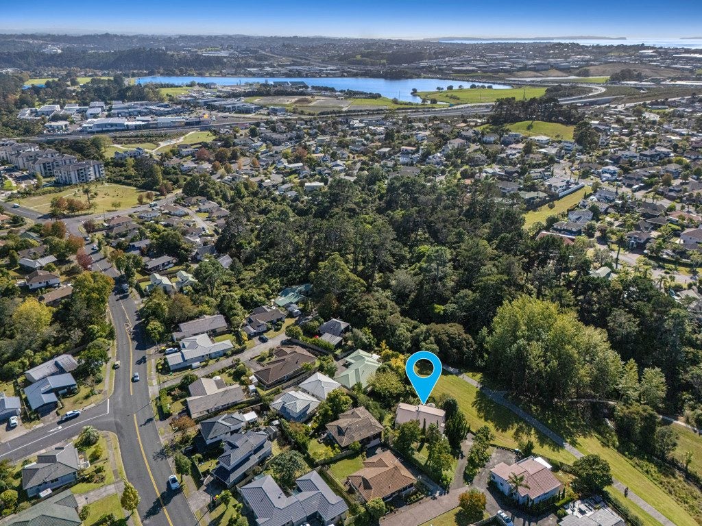 59 Unsworth Drive, Unsworth Heights, Auckland - Carousel 19