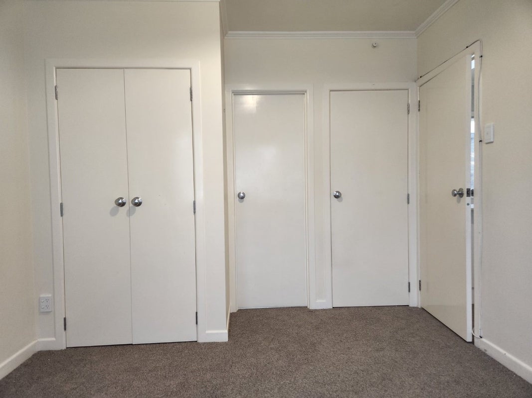 7/2 Outhwaite Lane, Newmarket, Auckland - Carousel 12