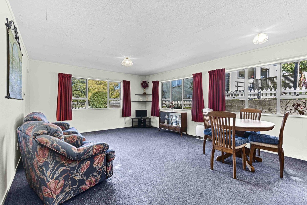 20 Kenmore Street, Westown, New Plymouth - Carousel 2