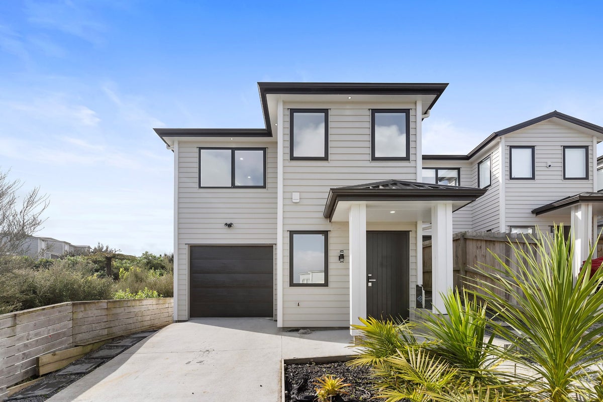 70 Joseph Street, Flat Bush, Auckland - Carousel 1