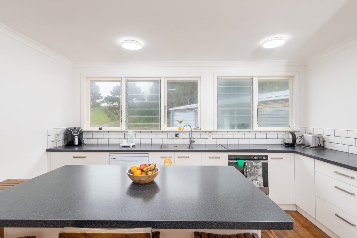 90A Corinna Street, Waitangirua, Porirua - Carousel 2