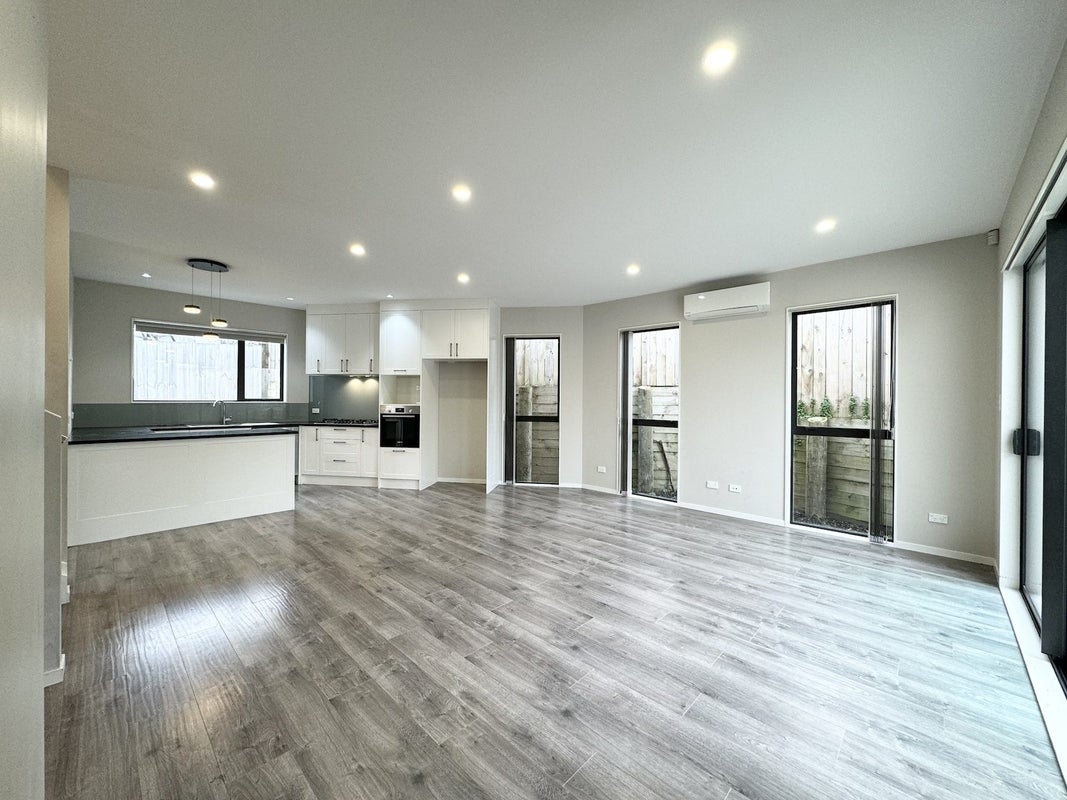 6C St Catherine Crescent, West Harbour, Auckland - Carousel 2