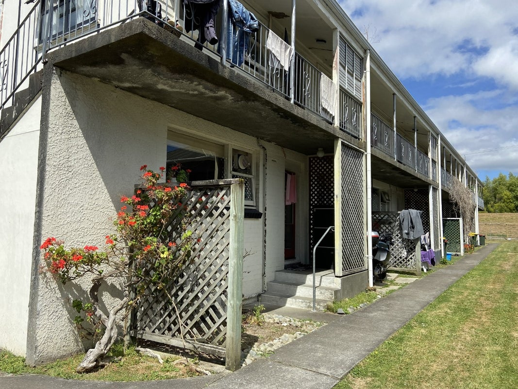 3/94 PHARAZYN ST, ALICETOWN, LOWER HUTT - Carousel 1