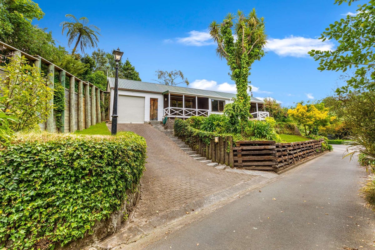 18 Forres Street, Durie Hill, Whanganui - Carousel 2