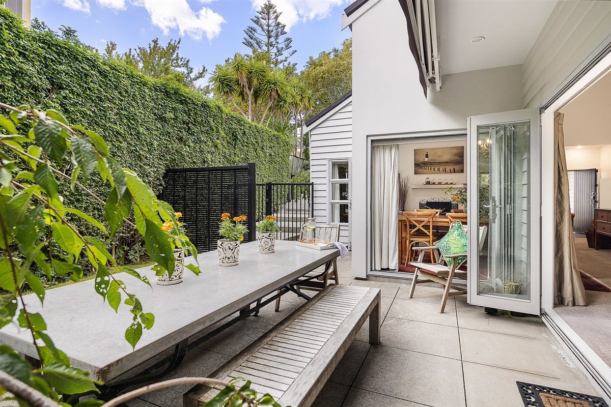 49A Churchill Road, Cockle Bay, Auckland - Carousel 2