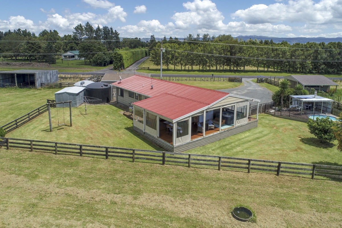 425 Mclaren Falls Road, Omanawa, Omanawa - Carousel 1