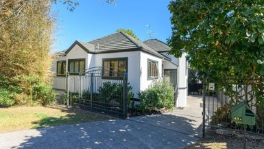 43A Cliff View Drive, Green Bay, Auckland - Carousel 1