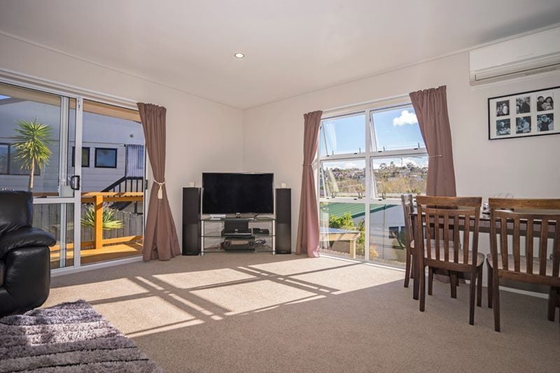 68 Trias Road, Totara Vale, Auckland - Carousel 2